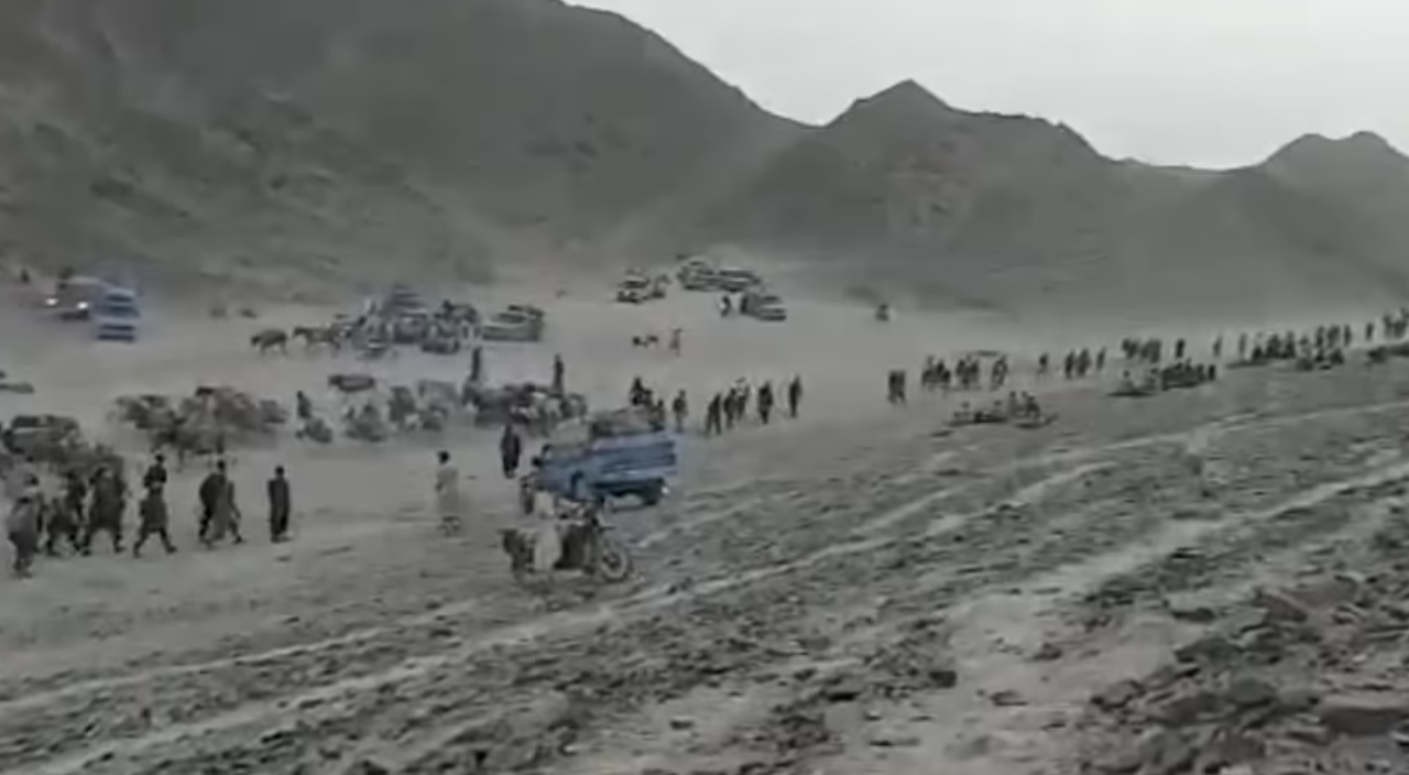 Taliban'dan kaçış sürüyor! Binlerce kişi kendini çöle attı